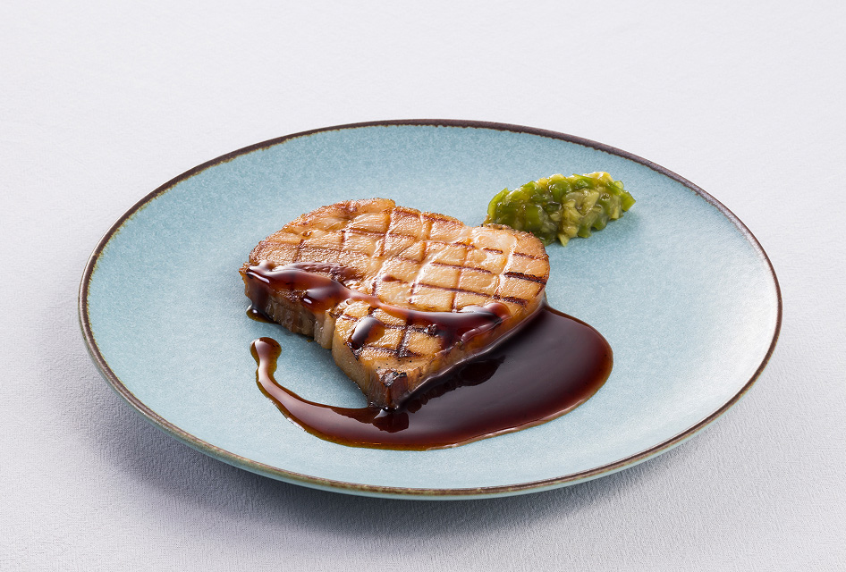 香ばしく焼き上げられた特製ソース仕立てのグリル料理