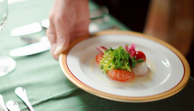 Photo: French cuisine served in the main dining room "Mikasa" (image)