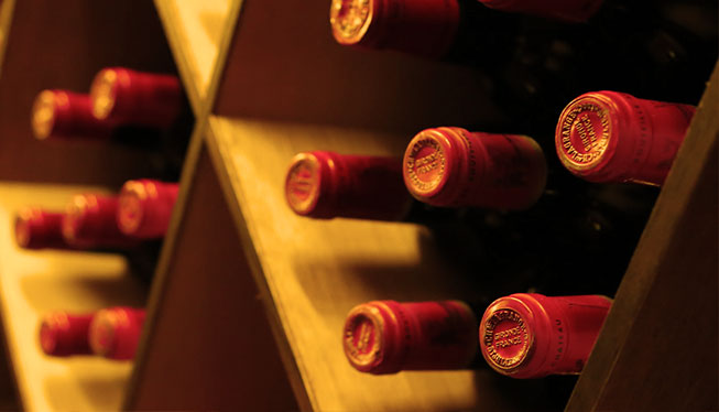 Photo: Wine in the main dining room "Mikasa" (image)