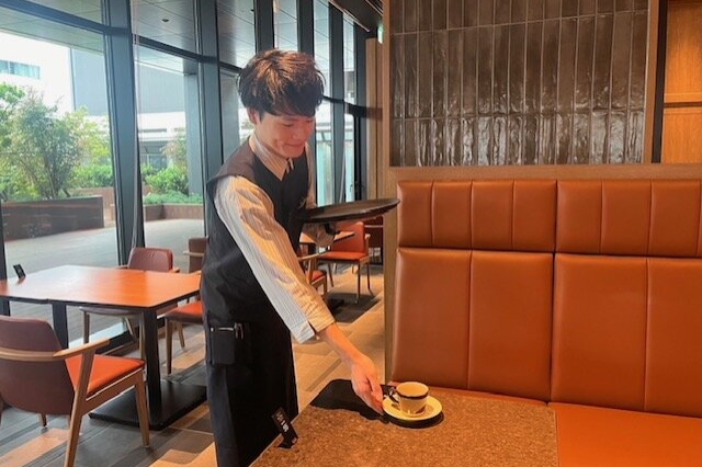 ホテルグランヴィア広島サウスゲートUmiShima Diningホールスタッフ