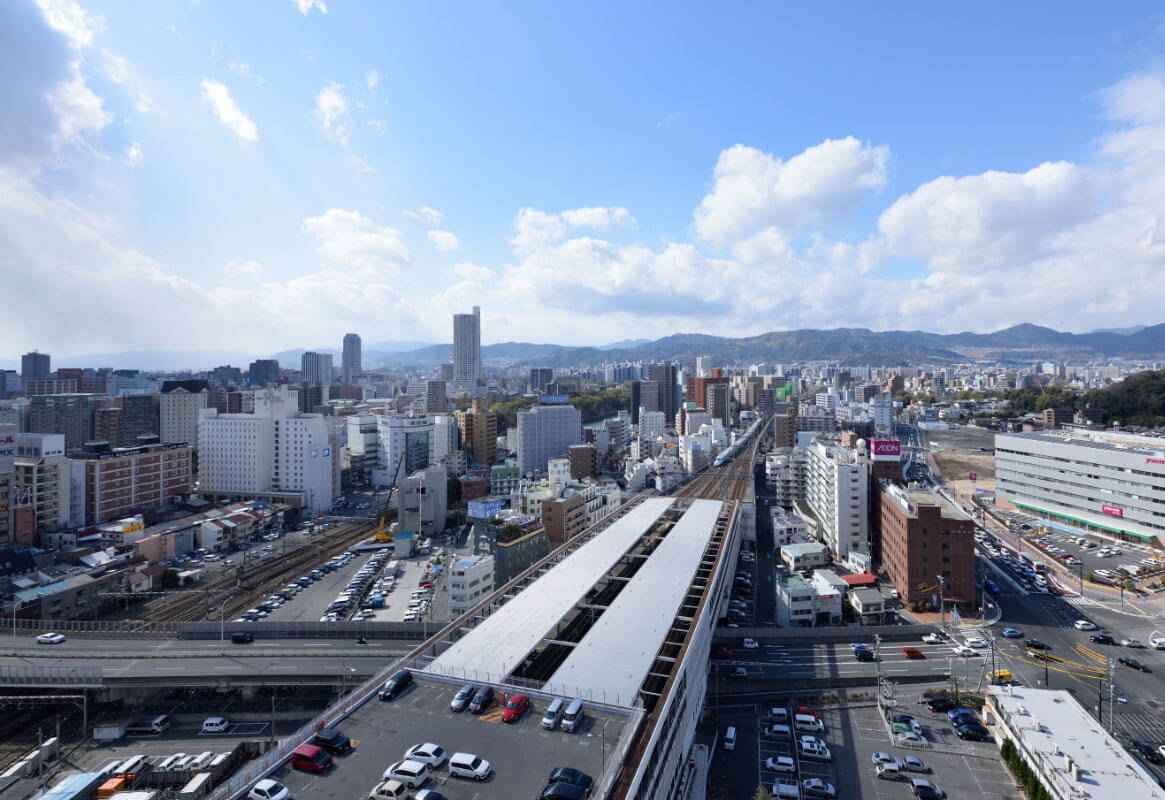 広島駅ビルとホテルグランヴィア広島の夜景