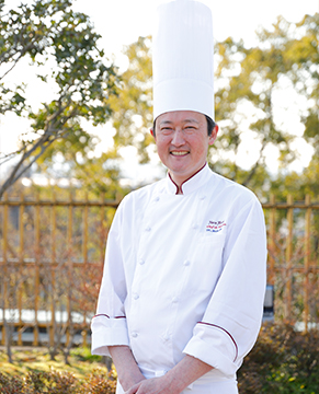 写真：料理長 片岡 大