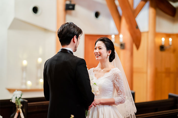 写真：聖ラファエル教会での挙式