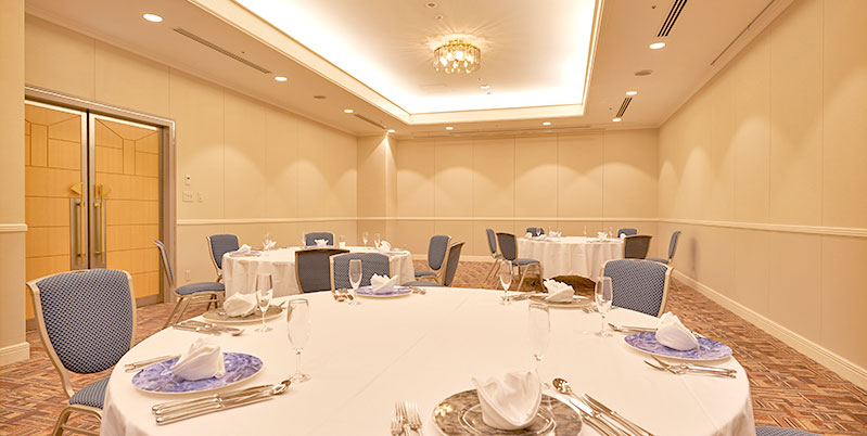 Mid-sized banquet room